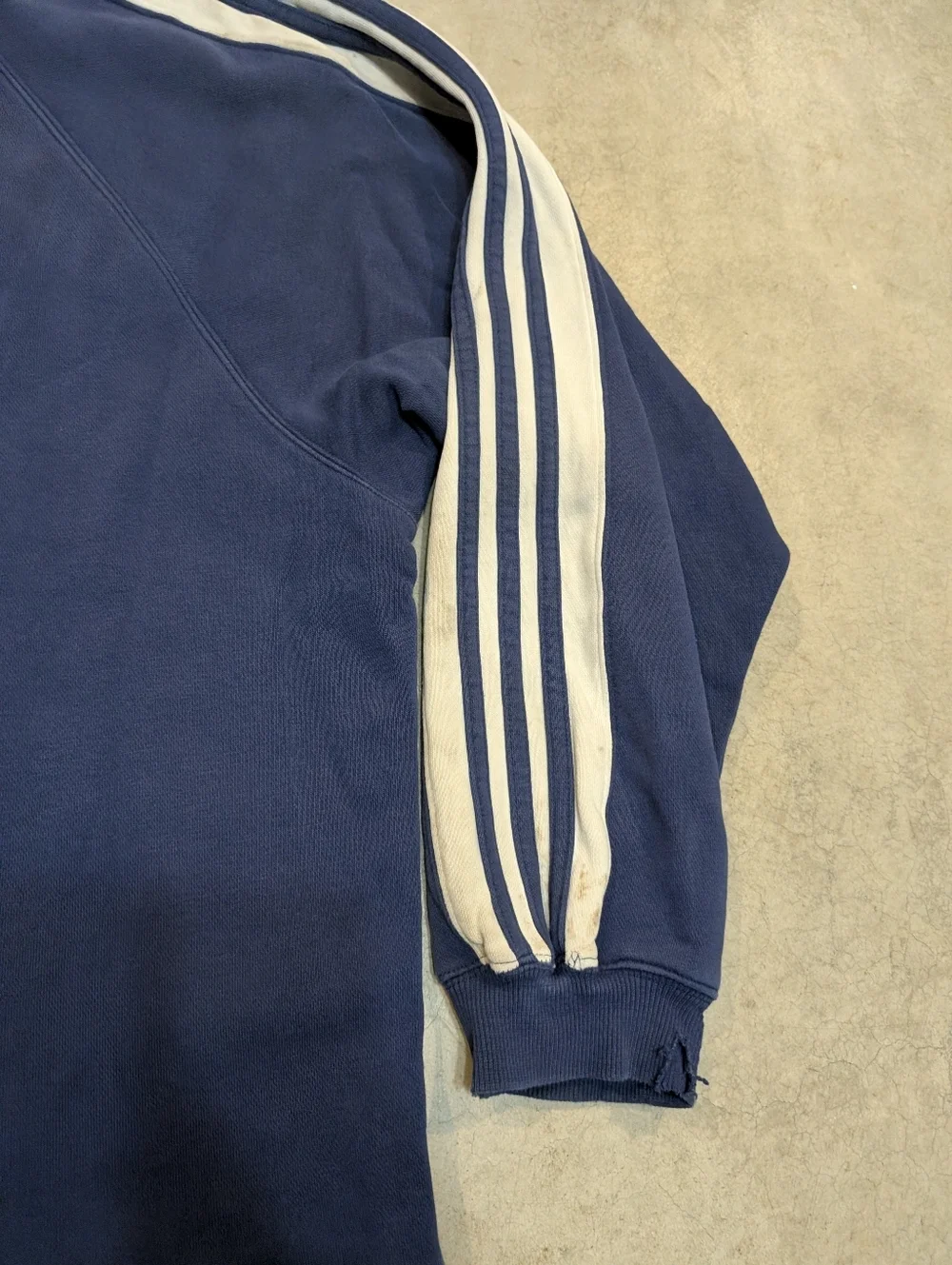 VTG 90s Adidas Men's L Navy Blue Logo Crewneck Sweatshirt Flaws